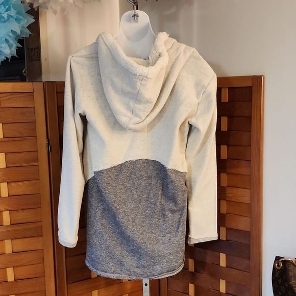 Maurices brand hooded sweatshirt - Picture 5 of 11